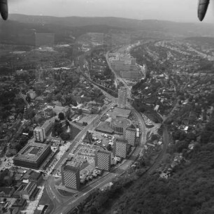 Innenstadt von Suhl : Blickrichtung Südwesten zum Plattenbaugebiet "Aue II"