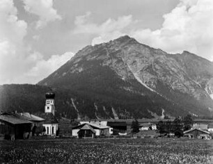 Ortsansicht mit Pfarrkirche