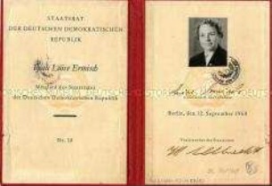 Dienstausweis als Mitglied des Staatsrates von Luise Ermisch, handsigniert von Walter Ulbricht