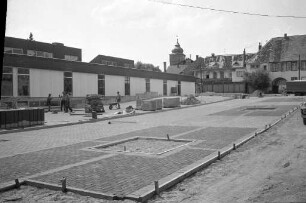 Bau des Durlacher Hallenbads im Weiherhof