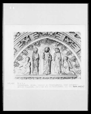 Grab Ordonez II., Detail Tympanon: Christus als Weltenrichter