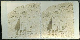Tomb with Urn. [Petra, Grab mit Urne]