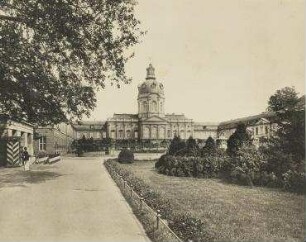 Königliches Schloss, Hauptansicht