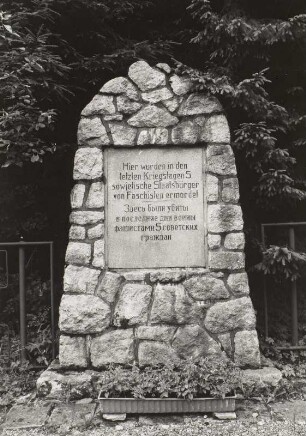 Tannenbergsthal-Gottesberg (Vogtland), Gedenkstein für 5 ermordete Sowjetbürger, Bundesstraße 283