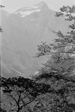 Bergmassiv : Ansicht eines Bergmassivs.