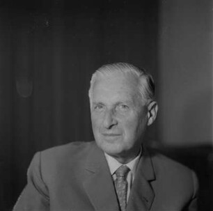 Porträt Herr Prof. Hugo Kuntze