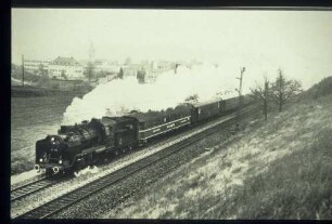 24 009 mit Sonderzug bei Bempflingen in Ri. Tübingen