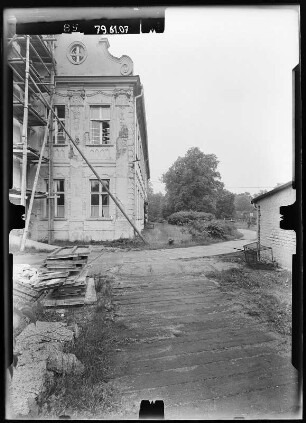 Fürstenberg/Havel, Unter den Linden 58. Schloß (1741-1752; C. J. Löwe, Umbau 1913). Hauptgebäude. Gartenseite (Teilansicht)