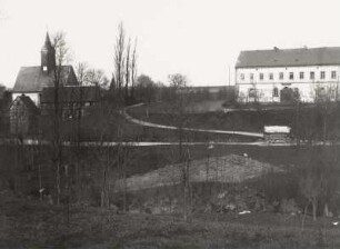 Pfarrkirche : Ortsteilansicht mit Pfarrkirche und Schule (?)