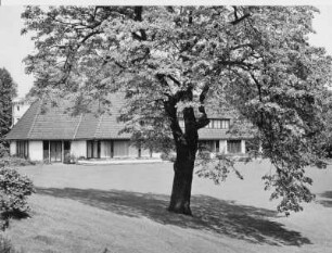 Hamburg-Uhlenhorst. Villa an der "Schönen Aussicht`` an der Außenalster