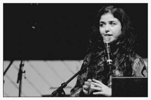 Lera Auerbach bei der Eröffnungsrede im Konzertzelt, Internationale Schostakowitsch-Tage Gohren 2011