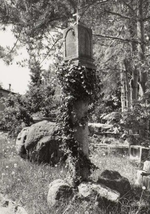 Betsäule mit Kreuz