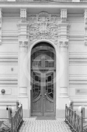 Portal des Mietshauses Alberta iela 13 (Albertstraße) in Riga
