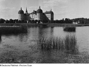 Schloss Moritzburg : Schloss Moritzburg. Blick über den Schlossteich