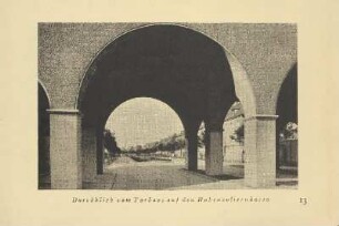 Durchblick vom Torhaus auf den Hohenzollernkorso