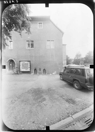 Bad Tennstedt, Markt 1. Rathaus (1598, Erweiterung 1806, Umbau 1925). Seitenfront mit Portal