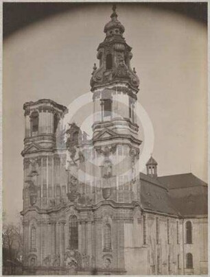 Doppelturmfassade der Klosterkirche Grüssau von SW