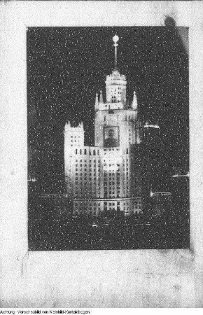 Dresden, Rede von Prof. Hanns Eisler gegen die Außenpolitik der USA anlässlich der Aufführung des nordkoreanischen Films "Pestflöhe", Reproduktion: Moskau, Josef Stalin und Maxim Gorki, April 1952