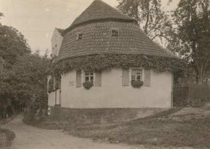 Niederstriegis-Mahlitzsch : Häuschen von Lessmüller, ehemaliges Badehaus, heute "Bienenkorbhaus" genannt