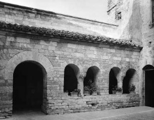 Assisi. San Giacomo (um 1088). Kreuzgang