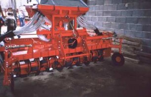 Fotografie: Drillmaschine, Bodenfräse