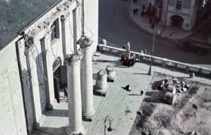 Lublin. Blick vom Glockenturm des Trinitatistores auf den zerstörten Portikus der Kathedrale