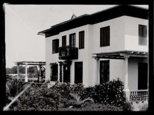 [107]: Peru : Lima ; Gebäudeansicht ; Haus und Garten von Max Uhle