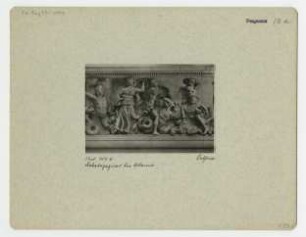 Pergamonaltar, Ostfries - Ausschnitt: Hekate und Artemis