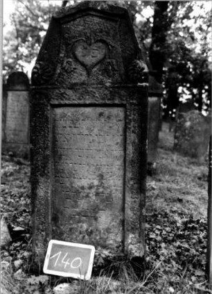Grabstein 140 [Nir S. 110 Nr. 11.21]