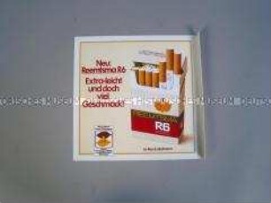 Werbeschild mit Werbeaufdruck für "R6"-Zigaretten