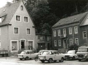 Berggießhübel, Giesensteiner Straße 15 und 13. Wohnhaus mit Laden und Wohnhaus