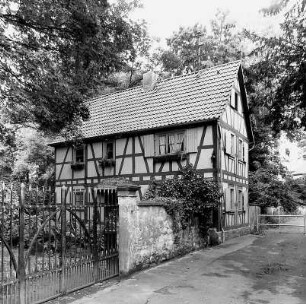 Gärtnerhaus des Schloßparks; Karben, Parkstraße 10