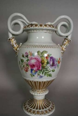 Vase mit montiertem Fuß