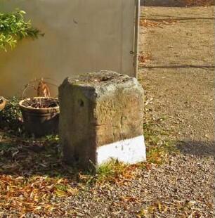 Gütergrenzstein Langwerth von Simmern; Eltville, Auweg 2