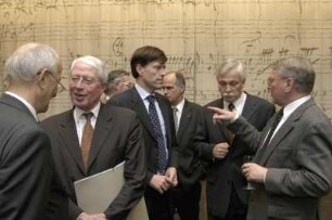 Prof. Dr. Günter Gattermann, Alfred Post, Kanzler der TU Dresden, Dr. Matthias Rößler, Sächsischer Staatsminister für Wissenschaft und Kunst, Dr. Thomas Bürger und Prof. Jürgen Hering, ehemaliger Generaldirektor der SLUB