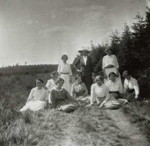Gruppenbild von Frauen während eines Spazierganges