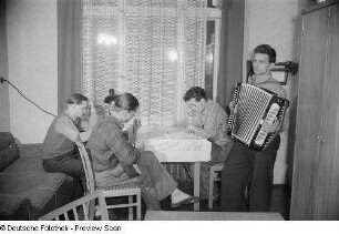 Studenten beim Musizieren