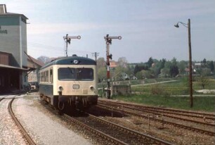 Altshausen Dieseltriebwagen 627 001 E3915 SIG-Aulendorf Ausfahrsignale Silo Bahnhofslaterne