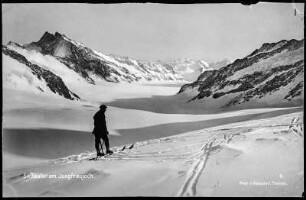 Schweiz, Berner Oberland. Skiläufer am Jungfraujoch