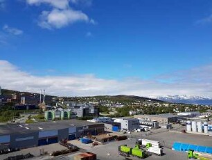 Tromsö: Stadtansicht mit Hafenanlagen