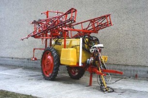 Aufsattel-Pflanzenschutzmaschine Spridotrain