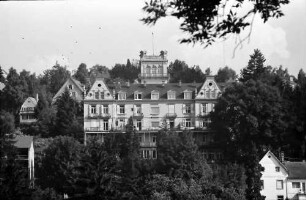 Baden-Baden: Bergschloss, von gegenüberliegender Talseite