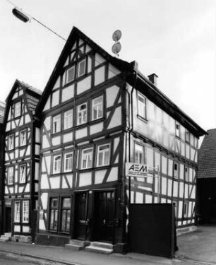Fachwerkwohnhaus; Alsfeld, Hersfelder Straße 19, Hersfelder Straße 21
