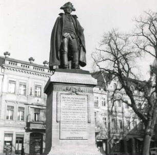 Potsdam, Schloßstraße. Denkmal Friedrich Wilhelm August von Steuben