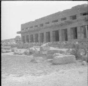Ruinen einer Tempelanlage, Luxor, Ägypten