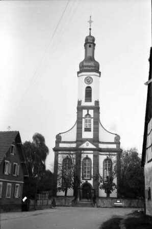 Meißenheim: Außenansicht (frontal) der Kirche; nach der Restaurierung