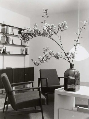 Armlehnsessel : Musterwohnzimmer (1962; Deutsche Bauakademie). Sitzgruppe