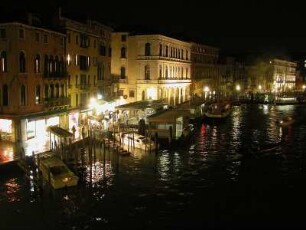 Venedig abends am Kanal Grande