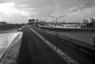 Berlin: Stadtautobahn; Verkehr am S-Bahnhof; Hohenzollerndamm; Blick nach Schmargendorf