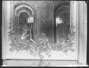 Potsdam, Neues Palais, Friedrich-Wohnung, Konzertzimmer, R.: 211, Ostwand, rechter Spiegel.
